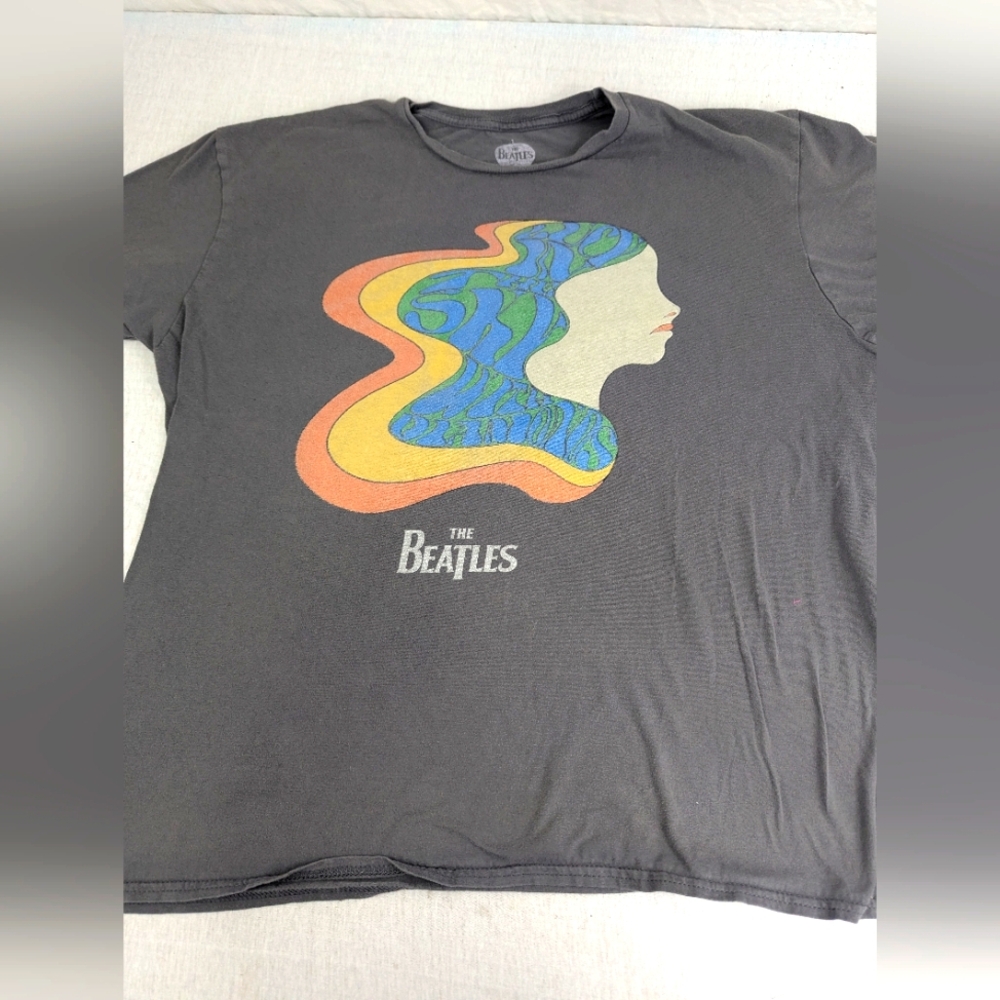 The Beatles Lucy in The Sky With Diamonds Written In Her Hair Grey Tee XL